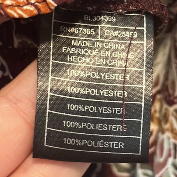 BB Dakota x Steve Madden Burgundy Floral Smocked Off-Shoulder Blouse Top Size M - Picture 8 of 9